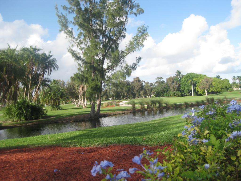 Hollywood Beach Golf Resort Екстер'єр фото