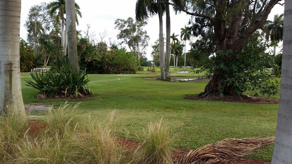 Hollywood Beach Golf Resort Екстер'єр фото